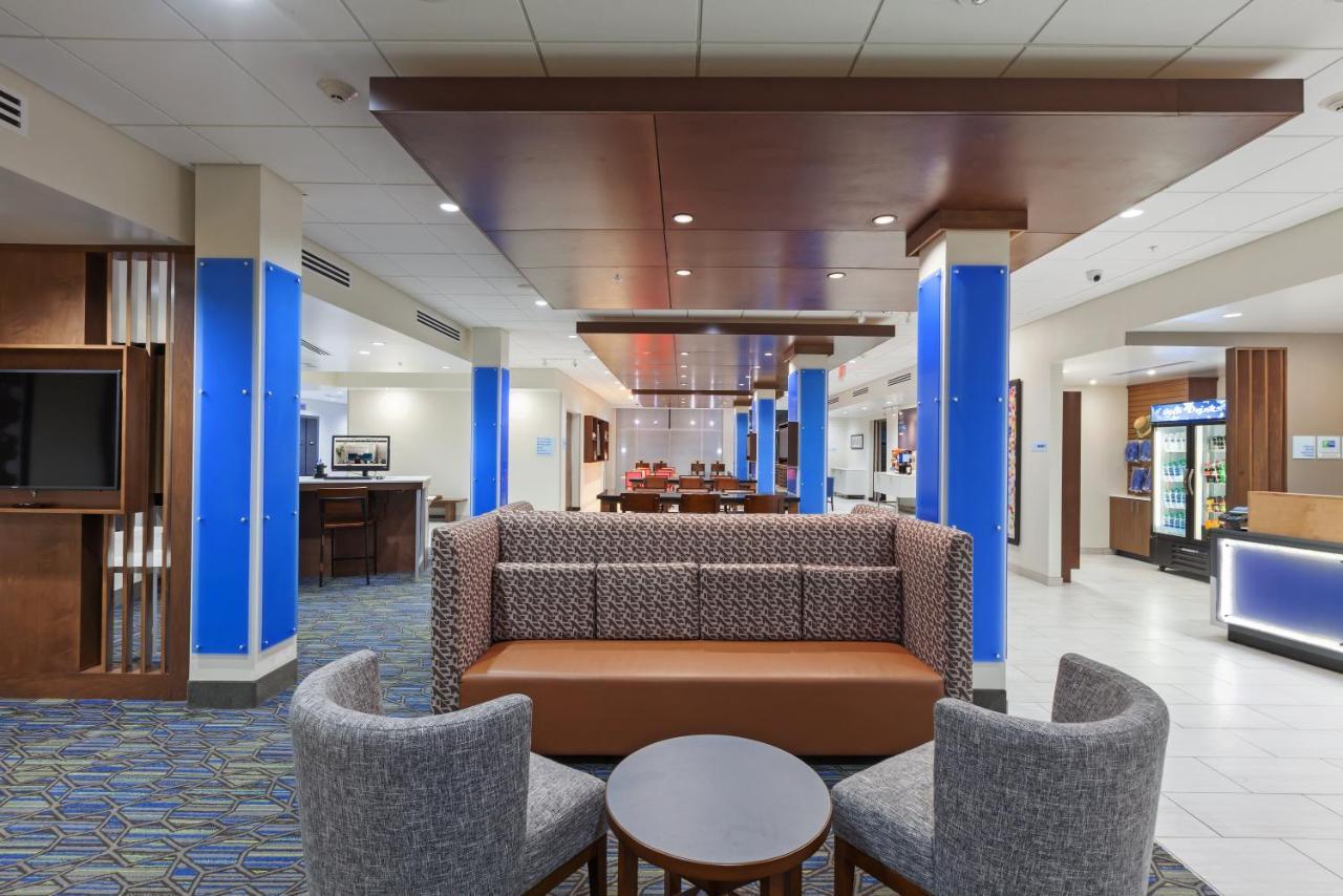 Holiday Inn Express & Suites Tulsa South - Woodland Hills By Ihg Екстериор снимка