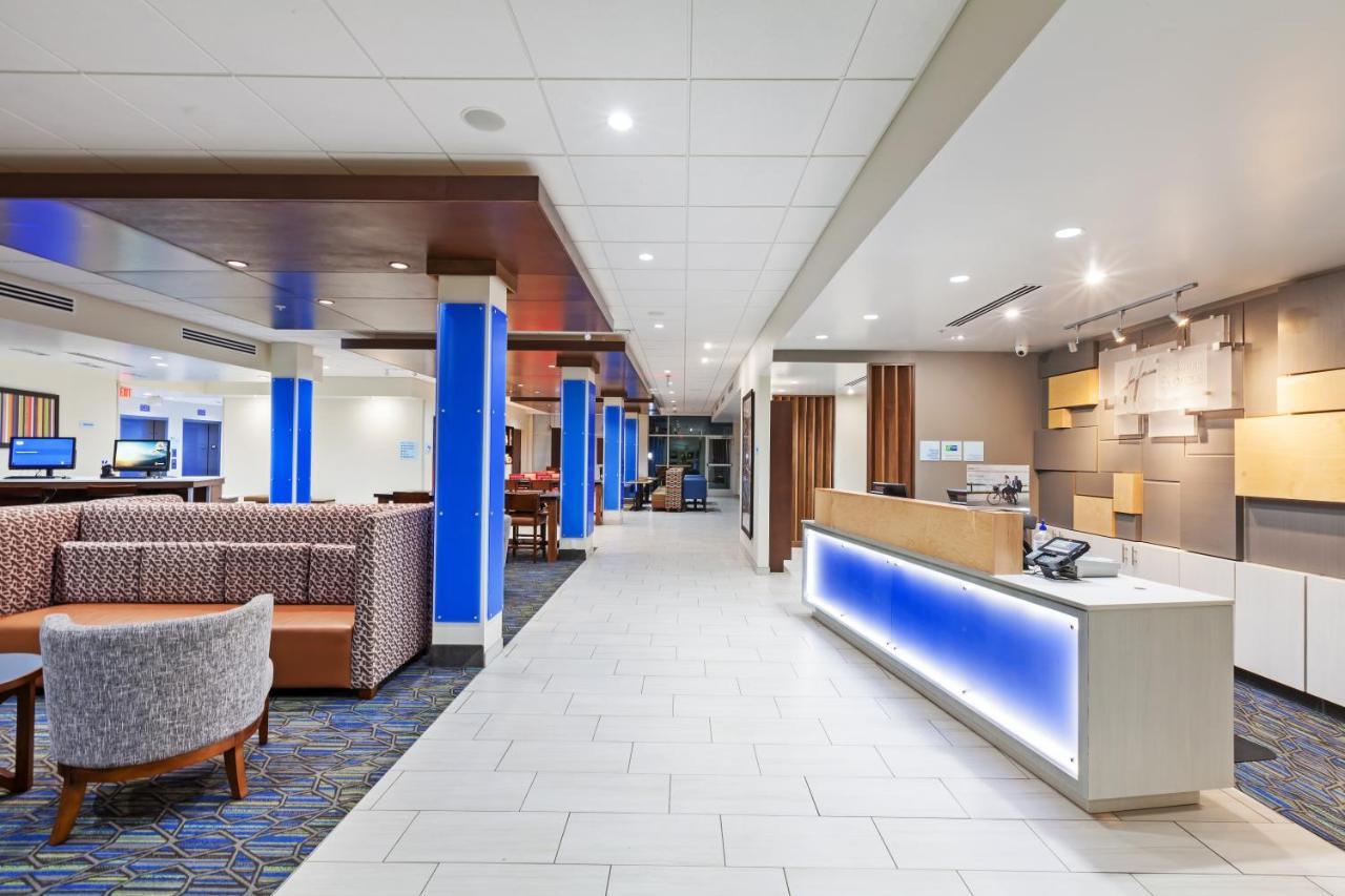 Holiday Inn Express & Suites Tulsa South - Woodland Hills By Ihg Екстериор снимка