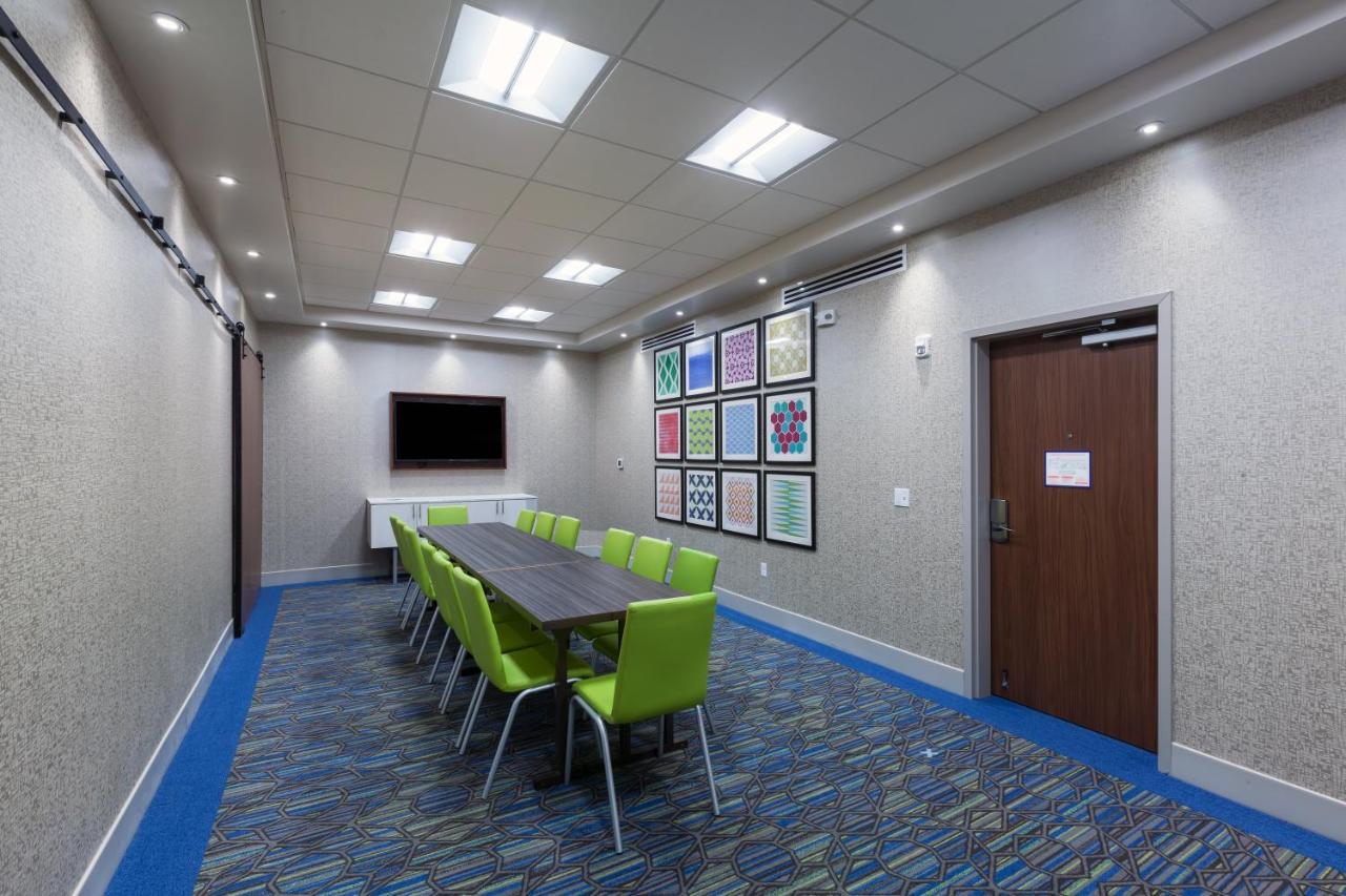Holiday Inn Express & Suites Tulsa South - Woodland Hills By Ihg Екстериор снимка