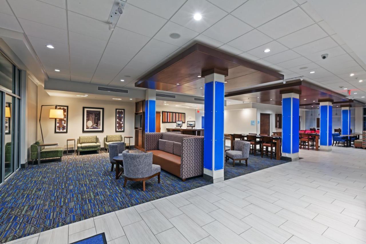 Holiday Inn Express & Suites Tulsa South - Woodland Hills By Ihg Екстериор снимка