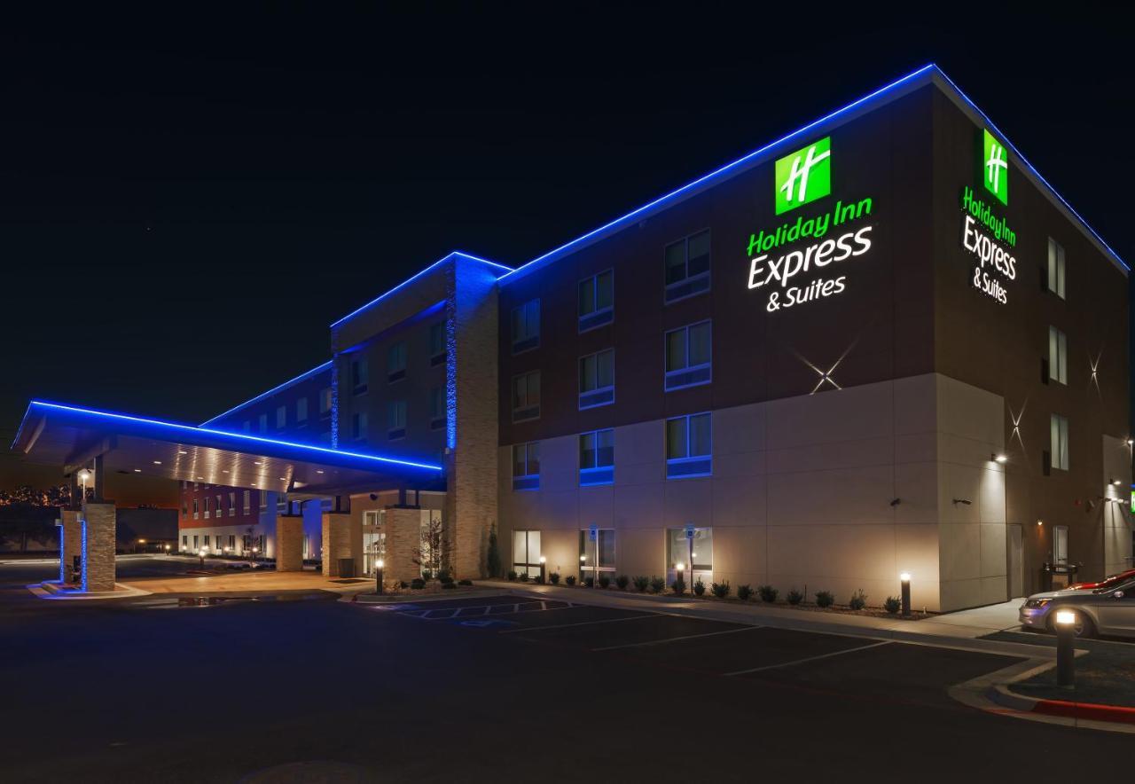 Holiday Inn Express & Suites Tulsa South - Woodland Hills By Ihg Екстериор снимка