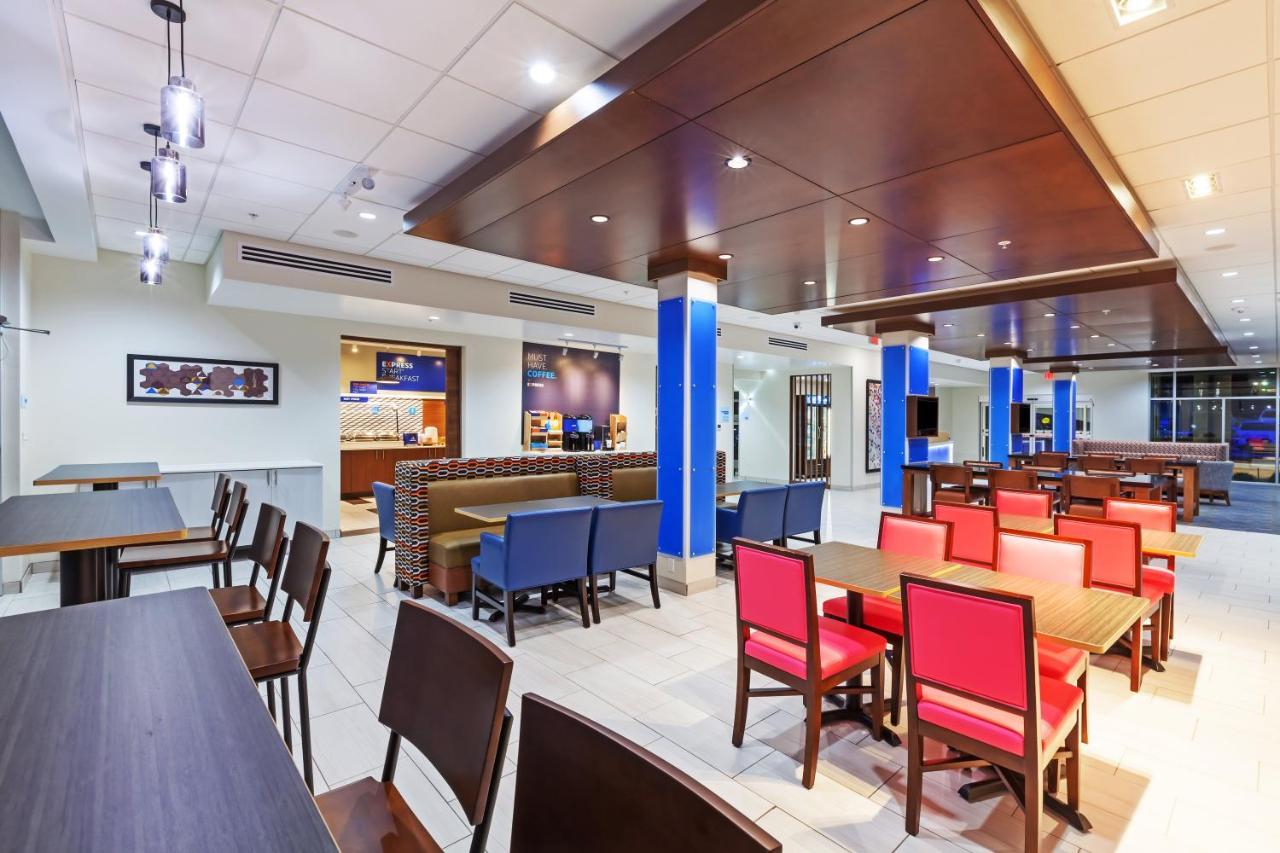 Holiday Inn Express & Suites Tulsa South - Woodland Hills By Ihg Екстериор снимка