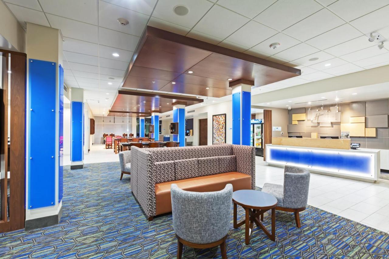 Holiday Inn Express & Suites Tulsa South - Woodland Hills By Ihg Екстериор снимка