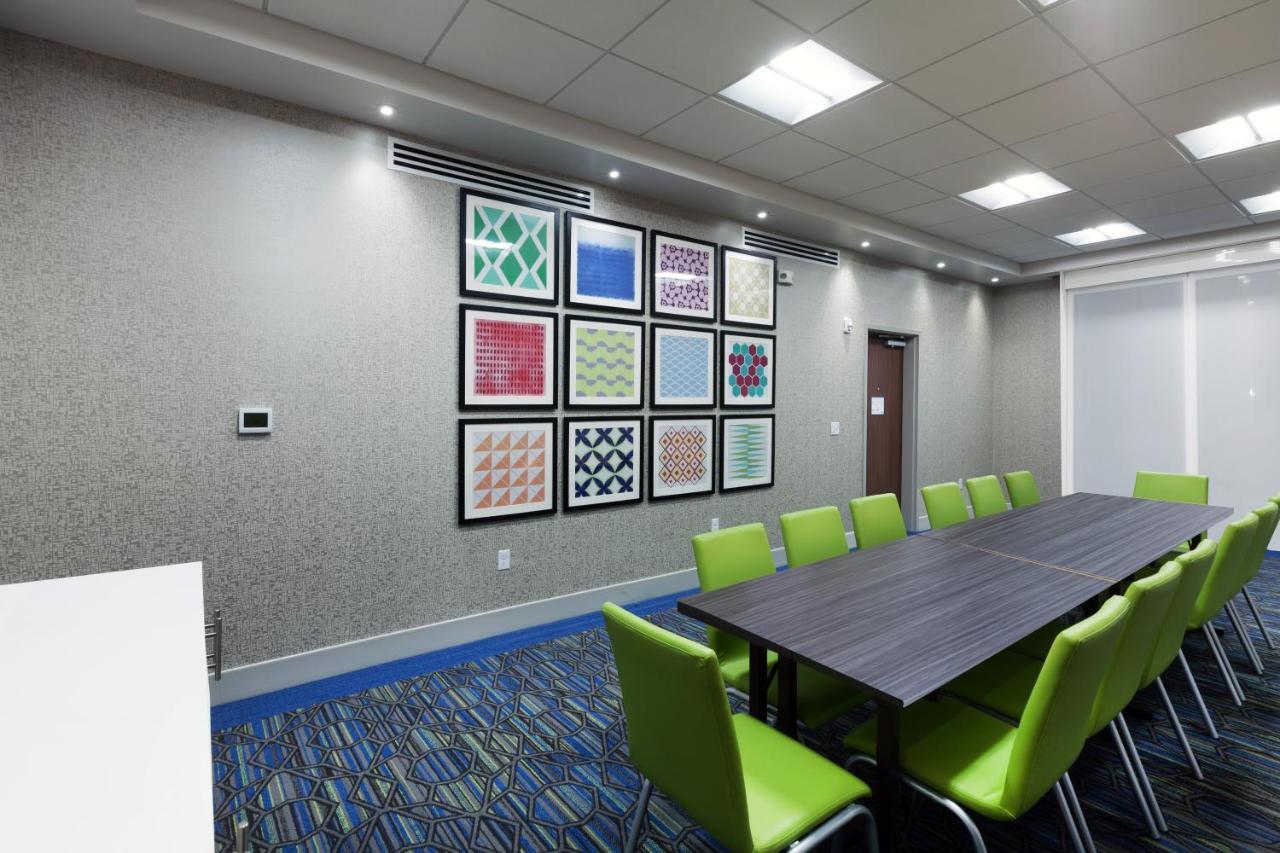 Holiday Inn Express & Suites Tulsa South - Woodland Hills By Ihg Екстериор снимка