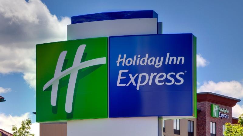 Holiday Inn Express & Suites Tulsa South - Woodland Hills By Ihg Екстериор снимка